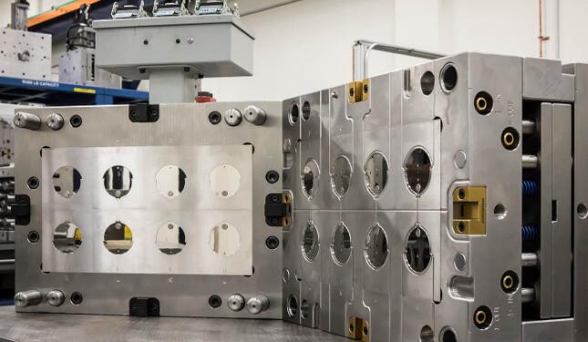 What Are the Different Types of Plastic Molding?