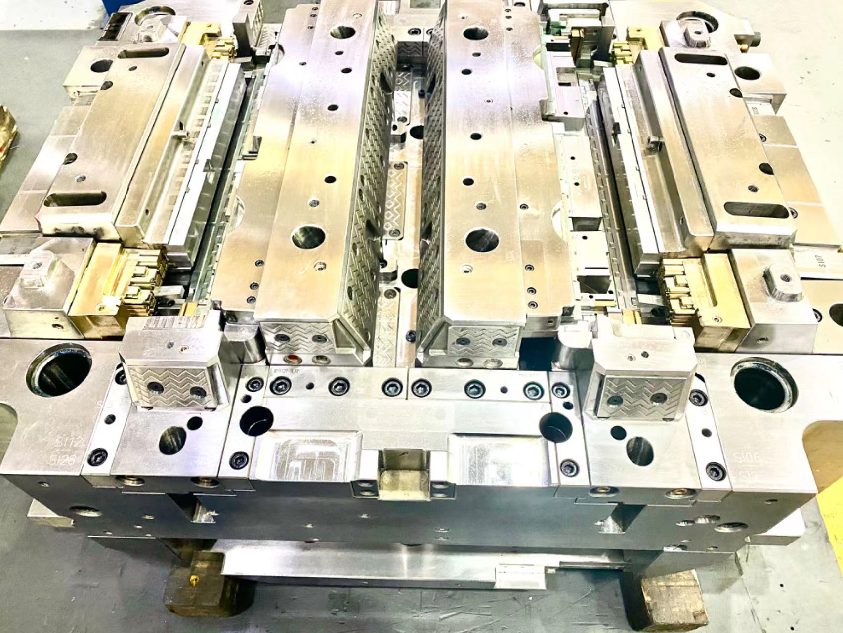 What Should B2B Buyers Know About Sourcing Molds for Specific Applications?